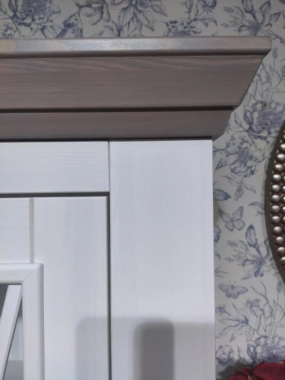 Шкаф Форест для посуды узкий 1-дверный с 2-я ящиками белый воск/серый