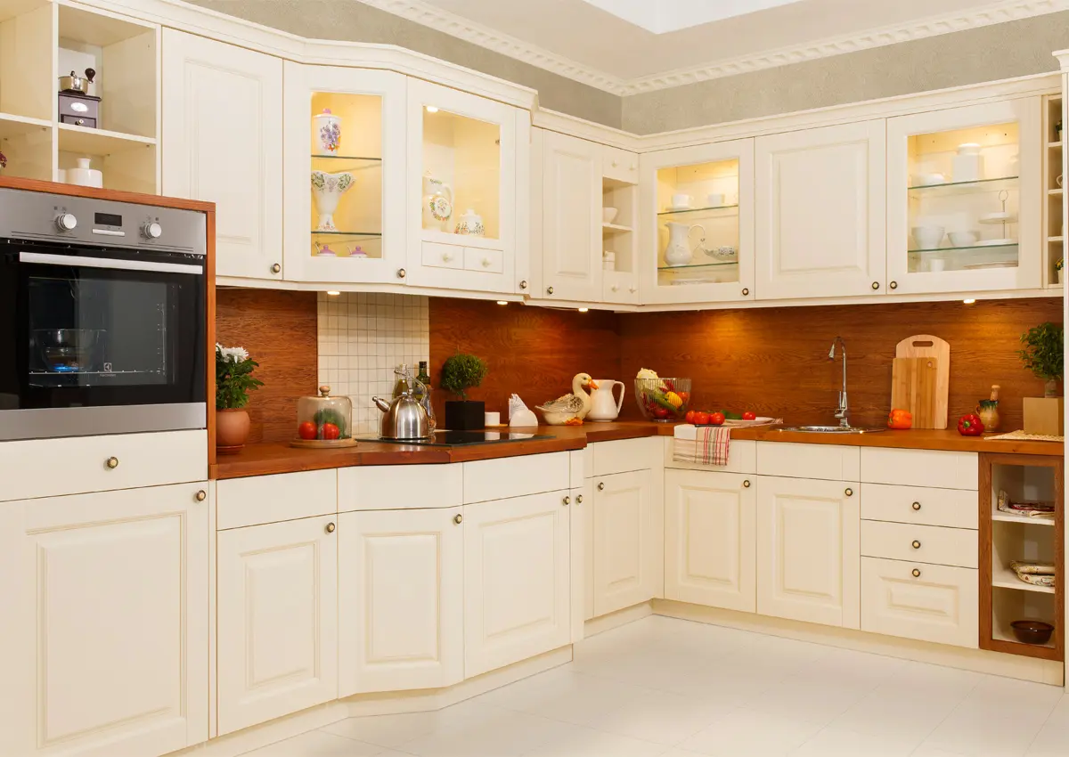 Кухня массив сосны Зефир (цена за п/м)