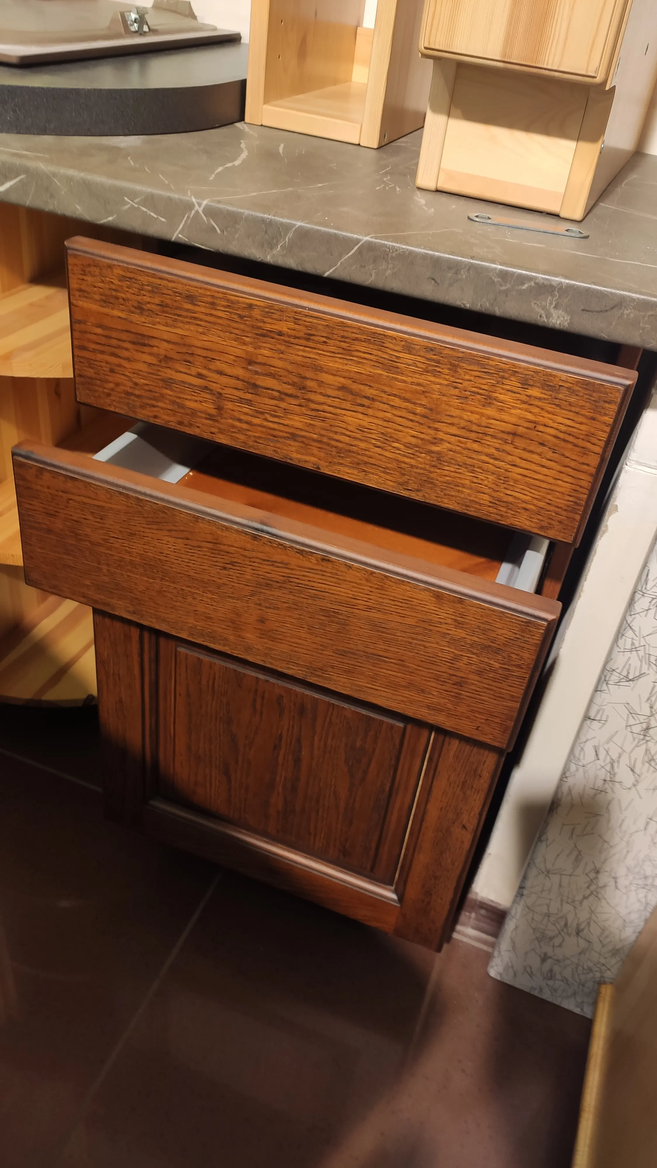 Тумба 2 ящика массив Италия 450 (выставочный образец)