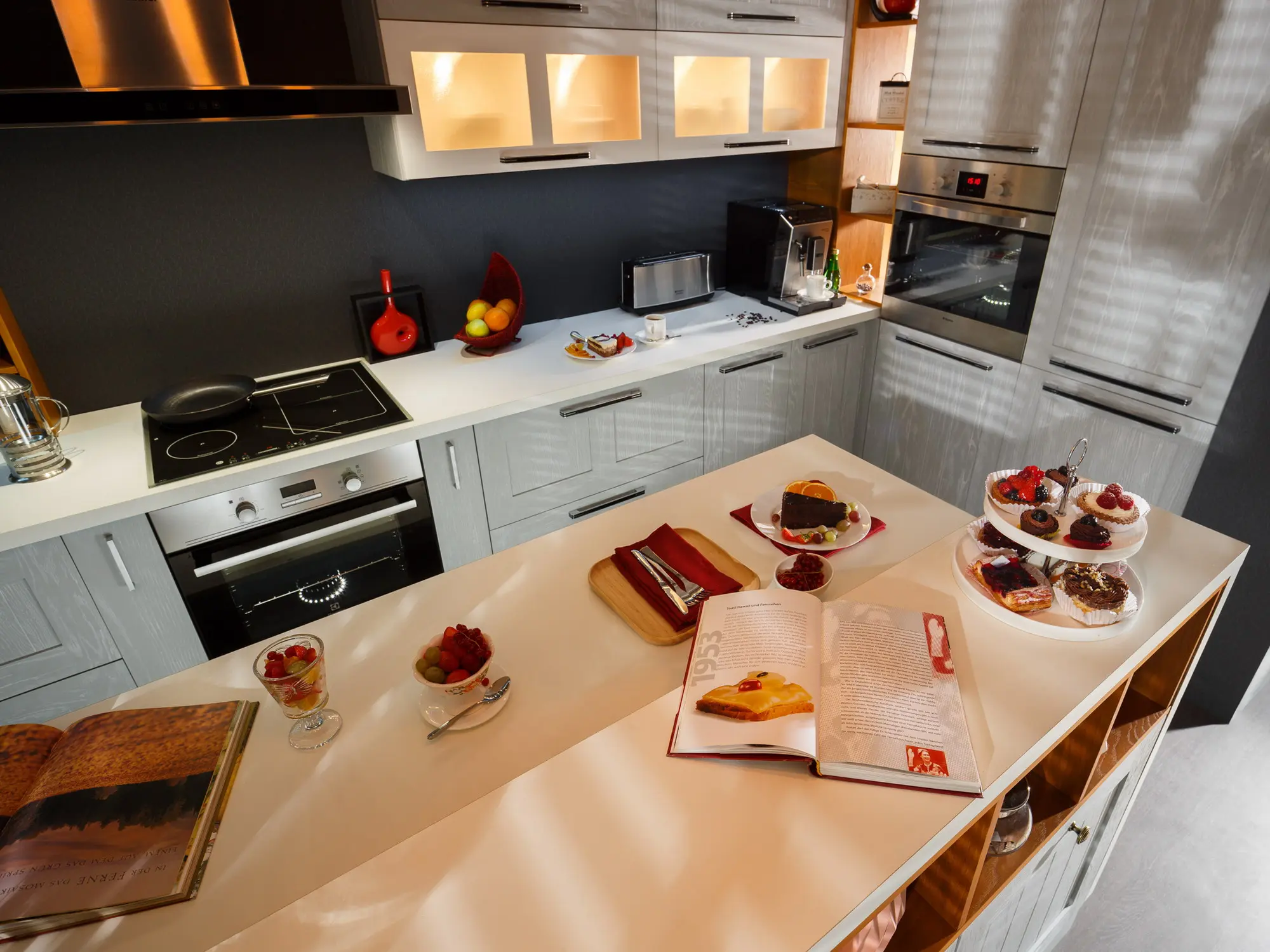 Кухня массив сосны Снежный дуб (цена за п/м)