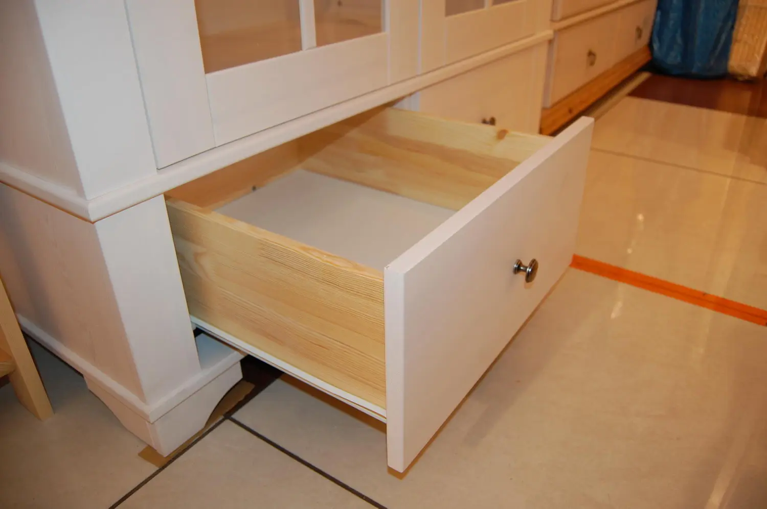 Шкаф Бейли 2-ств со стеклянными дверями белый воск