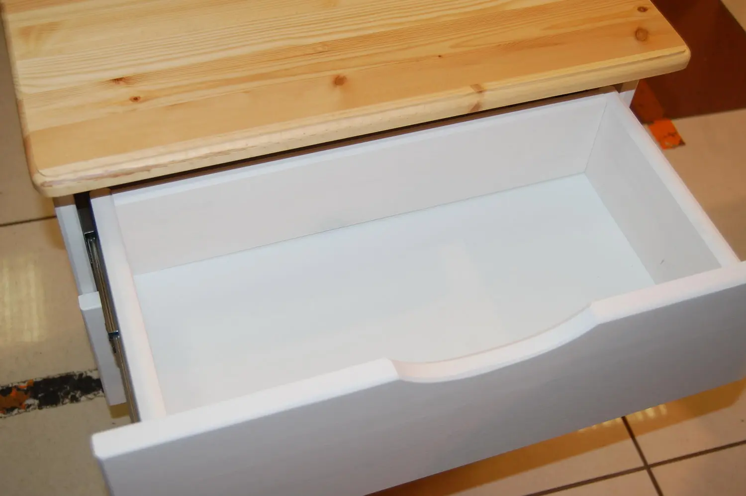 Тумба с 2 ящиками массив сосны детская ТК №6