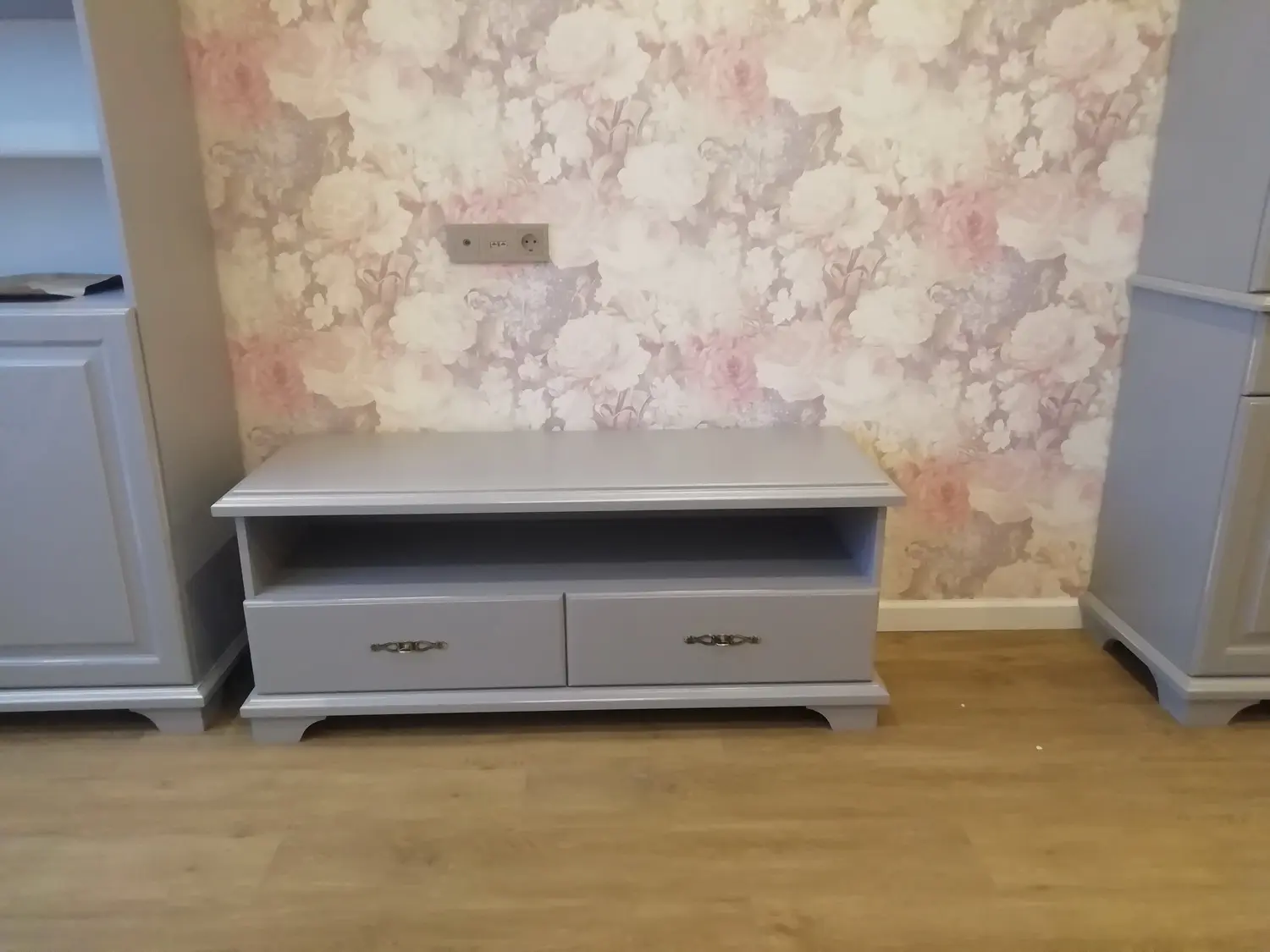 Тумба с 2 ящиками Брусно под ТВ 1.23.01