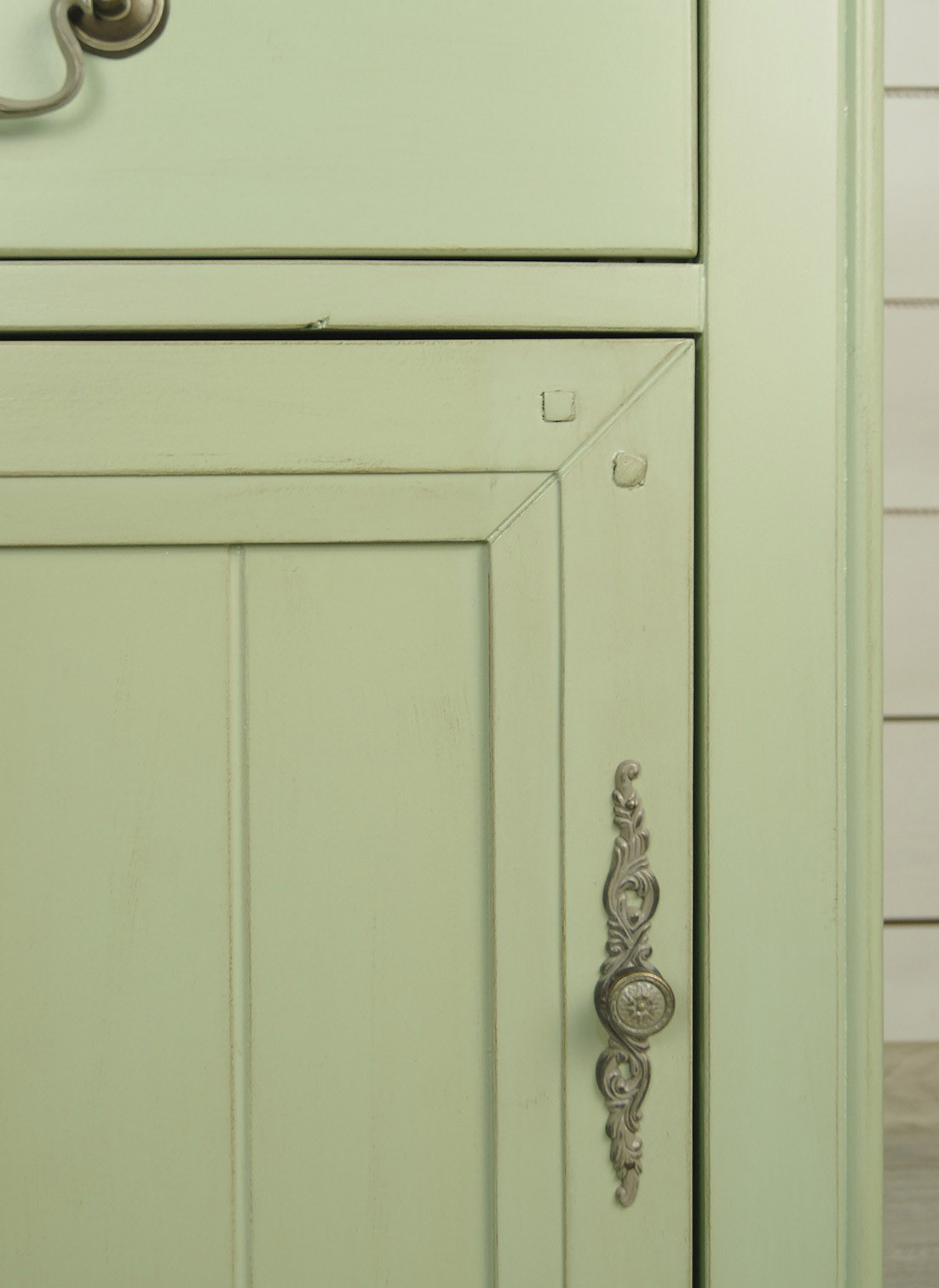 Прикроватная тумба "Olivia" с дверцей арт GA1002