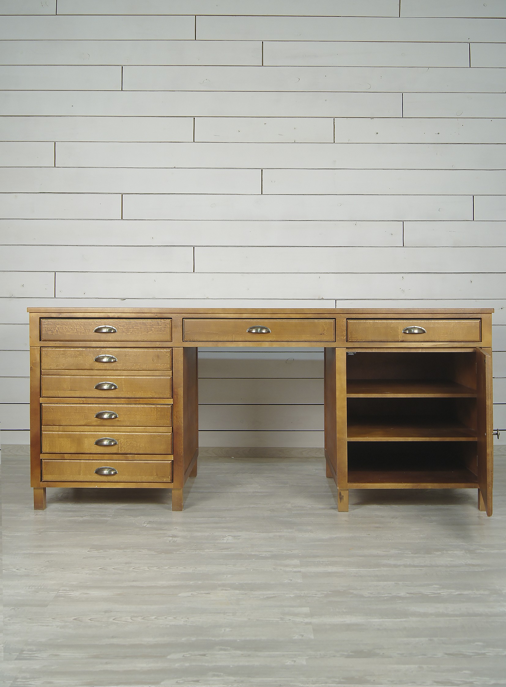 Рабочий стол с дверкой "Gouache"