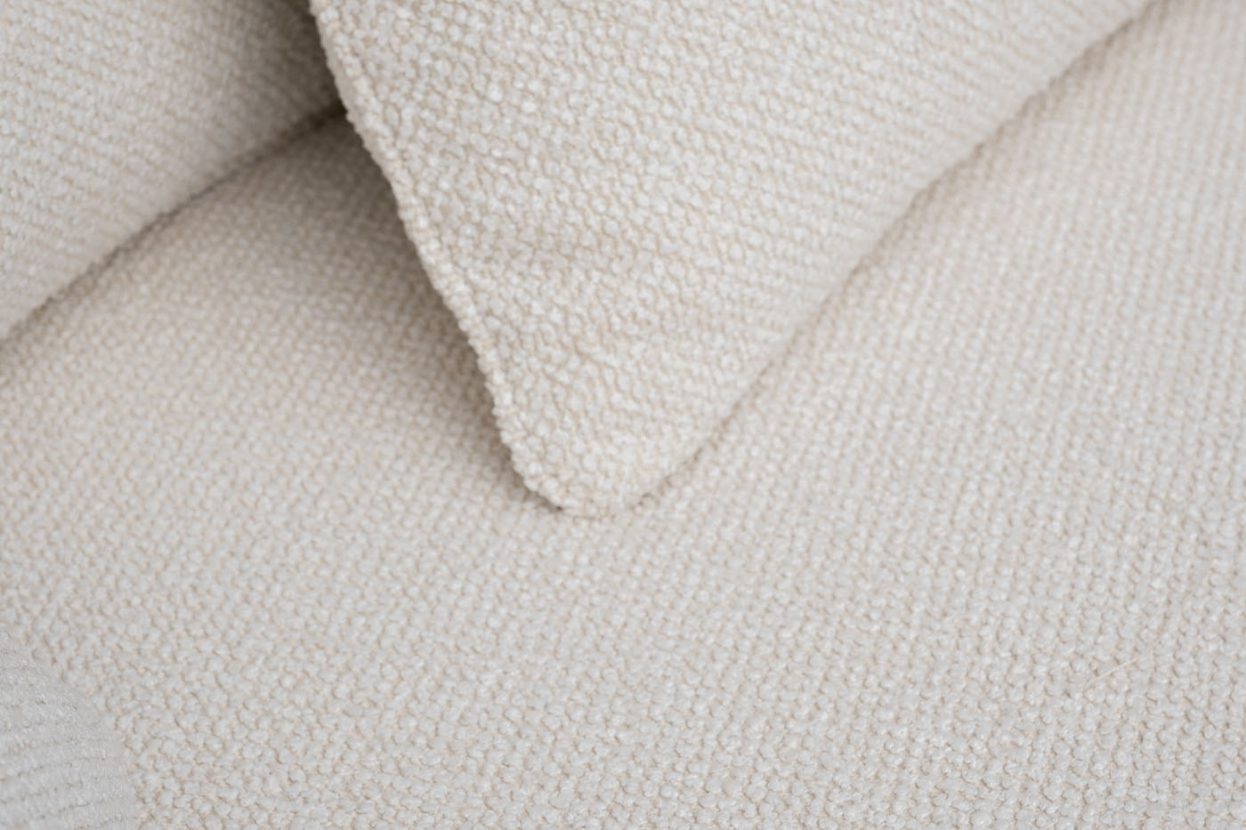 Диван Roberto трехместный, букле кремовый Flona SBEG